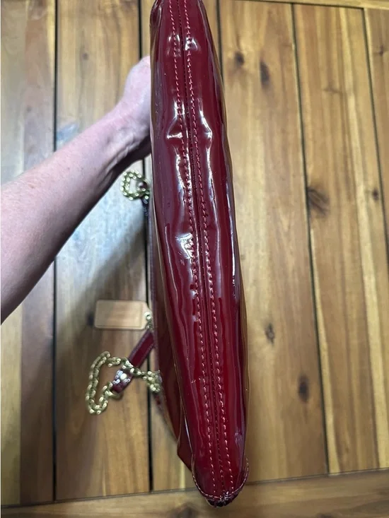 Coach Poppy Glossy Patent Leather Slim Shoulder Bag in Burgundy with Gold Chain - Picture 3 of 13